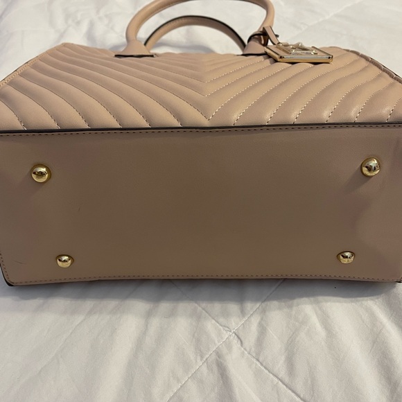 ALDO Elegant Cream Quilted Tote Bag - Picture 4 of 8